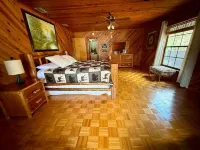 Lakefront Cabin in Ocala Forest – Near Springs, Shops, Pet Friendly Getaway