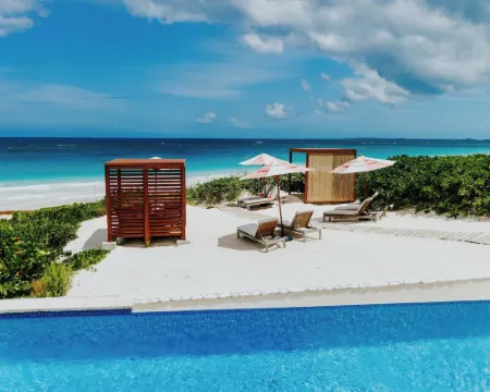 Pink Sands Resort Hotels in Dunmore Town