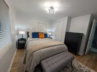 Charming 2-bed.apt in Franklin Park, AC, WiFi, O'Hare, free parking, W/D in unit