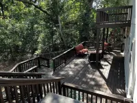 5 BR House w/Boat Parking .5m to Marina. Game room. Outside fire pit. Hotels in Prairie Creek