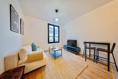 1 Bedroom apartment in the heart of a picturesque village - Lourdes Отели в г. Сен-Пе-де-Бигор