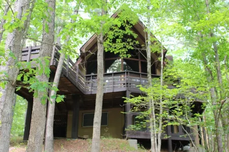 Cheerful chalet retreat in Bayse VA, Bryce resort