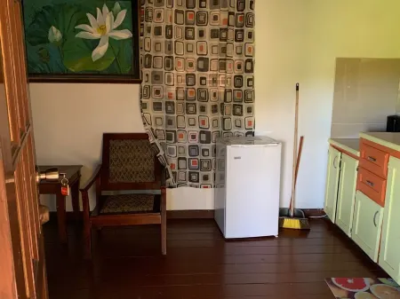 Soufriere Couples Country Styled Bungalow Near Mangrove Restaurant Отели в г. Soucis