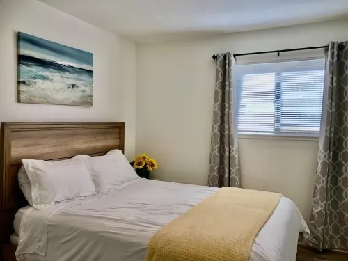 Natural Light 1 Bedroom In-Law Unit w/Washer/Dryer