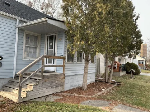 Spacious Cheerful home with 2 free parking