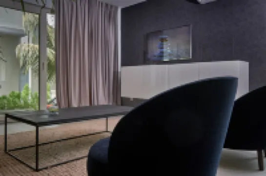 Modern apartment with private terrace and swimming pool