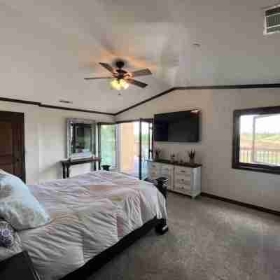 Meadowview Suite Rooms