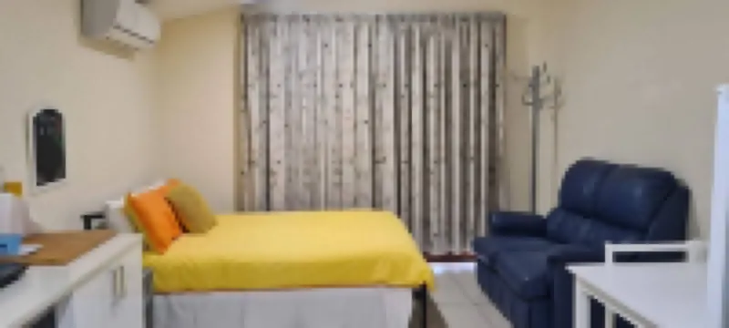 Mountain Views beside the Seaside.