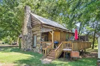 1800’s Cabin with Hot Tub, Pet Friendly Hotels in York County