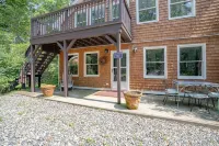 1BR Luxury Room w/ King Bed. Boutique Resort w/ Hot Tub, Mountain Views and Pool