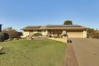 Near Golfing and Green Spaces Florence Family Home! - Wifi