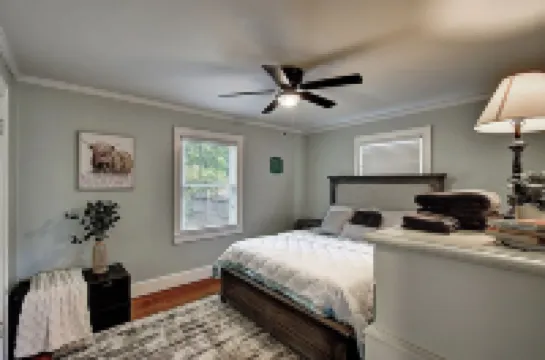 Fort Henry - Pool Table, Fire Pit, Prime Location in Kingsport