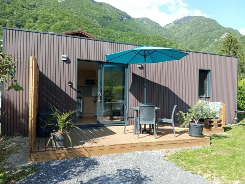 Detached cottage at the foot of the mountains for 2-4 people Hotel a Marlens