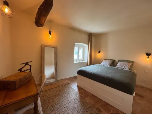 Village house in the heart of the Luberon Hotels in Lauris