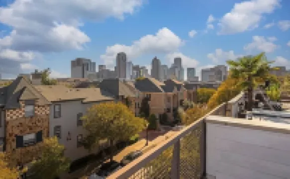 Dallas Townhouse with rooftop