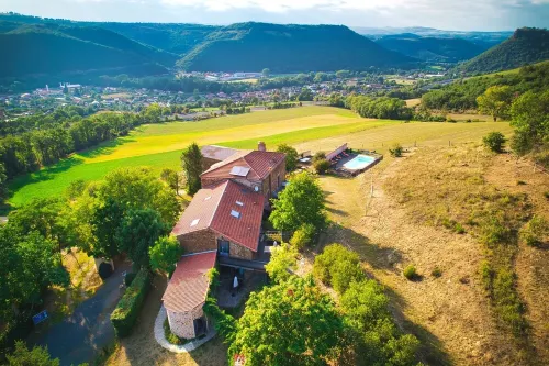 Gîte au Sein de Notre Ferme en Pierre du Xviie Siècle Hotels in Massiac