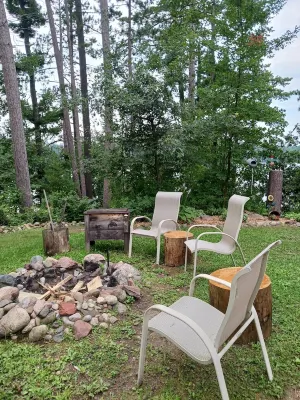Peaceful 2-bedroom cabin in Elcho on Lower Post Lake.