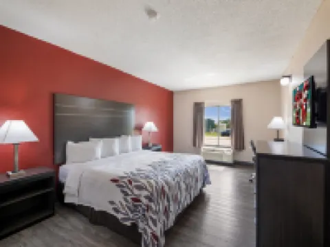 Red Roof Inn & Suites Austin East - Manor Hotels in Manor