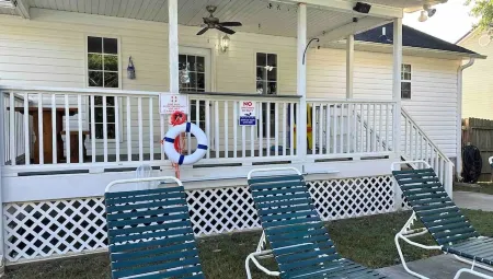 Beautiful Ranch Style House With Pool Отели в г. Арагон