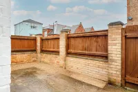 Spacious Beachfront Retreat with Parking | Your Perfect Getaway