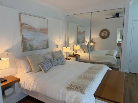 Tropical Escapes Palm Cove - Complete Ocean Front Apartment