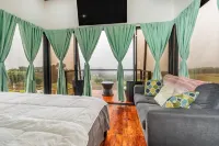 Villa with Jacuzzi Hotels in Poas