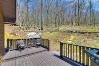 Lovely Terra Alta Cabin < 1 Mi to Alpine Lake - 3-Star