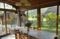Chalet 9 persons, veranda-Morillon, Hte-Savoie- 2 stars- 4 bedrooms- 2 bathrooms 모리론 호텔