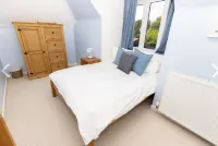 Spacious Family Home With Amazing View Hotels in Newton and Noss
