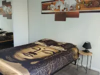 Charming T3 on the outskirts of Bordeaux - 2 bedrooms Hoteles en Lormont
