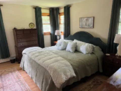 Spacious 4-BR House Close to Everything in Christiansburg, Blacksburg & Radford