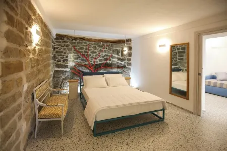 In the center of the ancient Borgo delightful apartment, equipped with all comforts