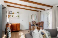 2BR English Cottage with Garden