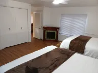 Solar-powered home sleeps 11 near golf courses, hockey & baseball.