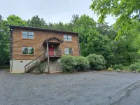 Cabin 25 - Spacious 6-bedroom private home minutes from downtown Lexington