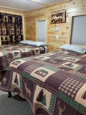 Cabin #3-New, Affordable, Year Round Lodging near Pictured Rocks & Tahquamenon!