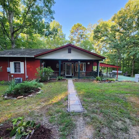 Rustic Red Cabin on Kerr Lake
