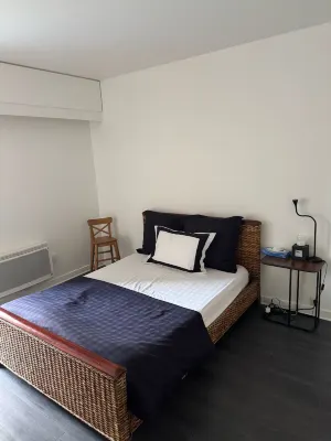 Spacious77 M² 3-room apartment with balcony overlooking inner garden