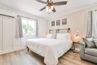 Modern Minimalist Suite 101