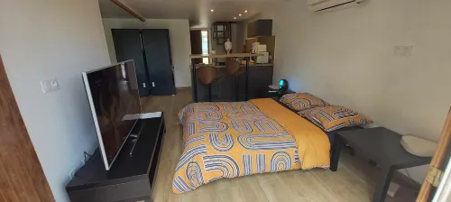 For rent - Studio 40 m² with mezzanine, private garden, air conditioning and utilities included