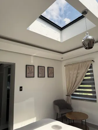 Spacious lodge in enchanting Welkom with WiFi, AC