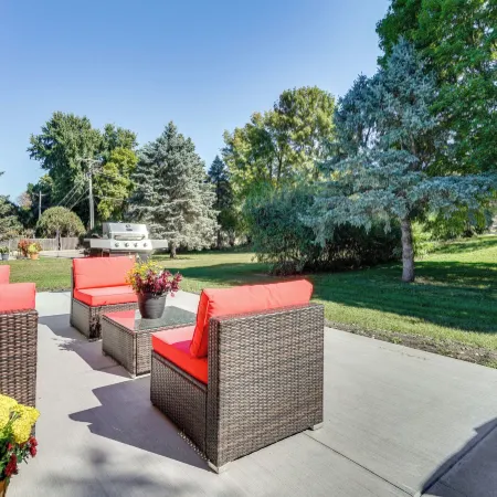 Mankato Getaway w/ Game Room & Salt Water Hot Tub!