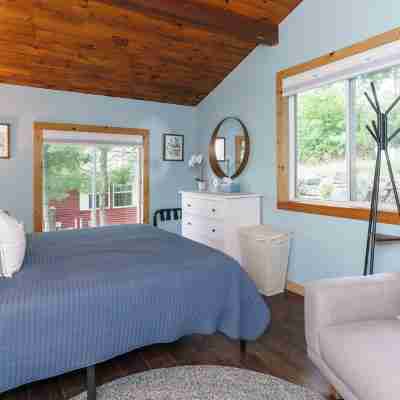 Muskoka Riverside Retreat on the Indian River in the heart of Port Carling Rooms