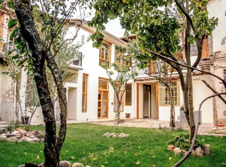 Charming Apartment in Cuenca’s Historic Center– Quiet and Abundant Natural Light