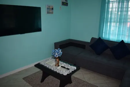 Cherie Daze Villa- Charming 1-bedroom apartment.