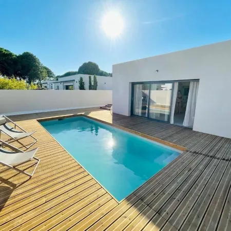 Villa with private pool, lentre_terre_et_mer
