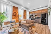 Edison Place: Premier Industrial Modern Downtown 1 BR Loft Hotel a Ypsilanti