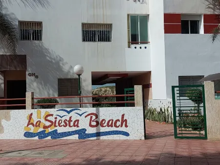 Waterfront apartment Отели в г. Мохаммедия