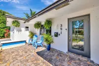 Fort Lauderdale Family Villa, Heated Pool, Playground, Fire Pit Near Beach.