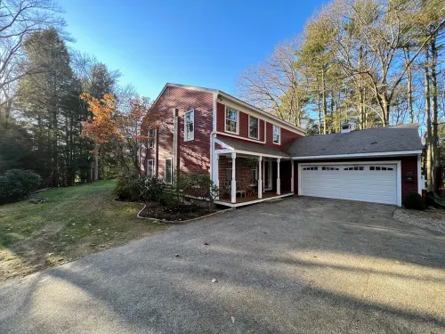 Peaceful House in the Woods near Desert of Maine